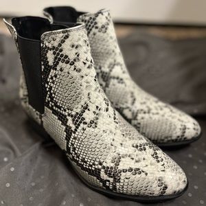 ESPIRIT Animal Print Slip-on Boots SZ 9